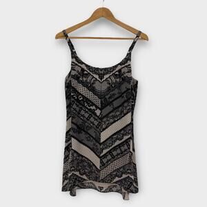 Cabi Women’s Size Small Lace Print Black Beige Tunic Length Monaco Cami Top